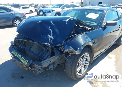 2014 Ford Mustang V6 z USA, uszkodzony, nr VIN 1ZVBP8AM2E5294738